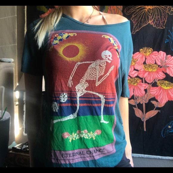 Tee ✨ - Picture 1 of 2